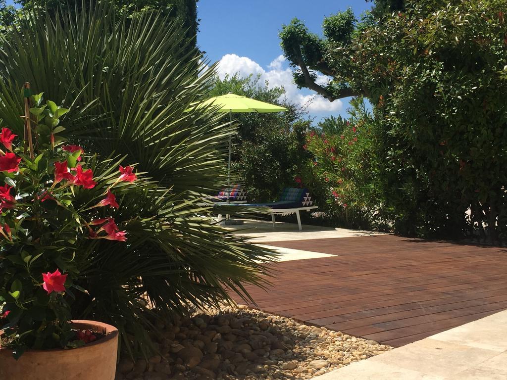 Mas De Mariette Noves Exterior photo