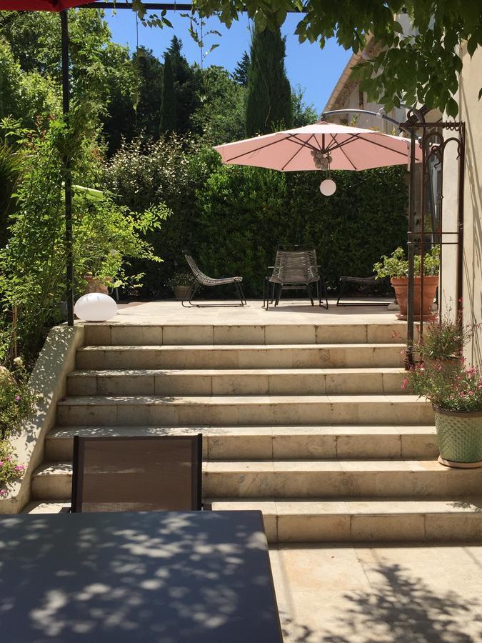 Mas De Mariette Noves Exterior photo